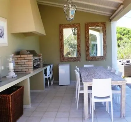 Villa Sleeps 12 Pool Air Con T480093
